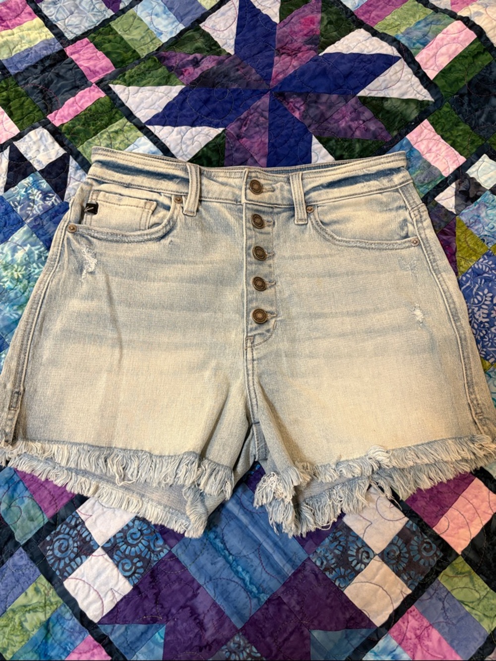 High-Rise Light Wash Frayed Hem Denim Shorts